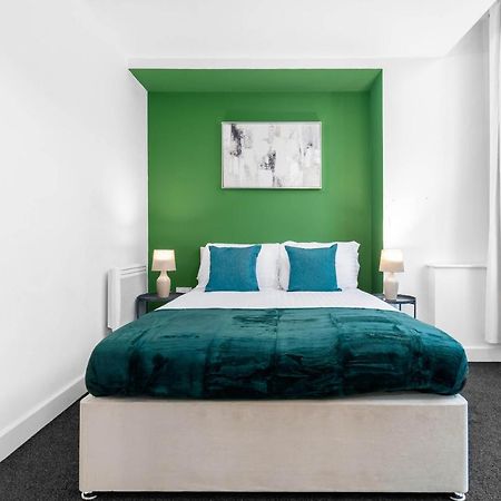 Beautiful Birmingham Central Spacious Apartment-Free Parking, Wifi, Contractors, Hs2, Bullring, Birmingham City Fc Zewnętrze zdjęcie