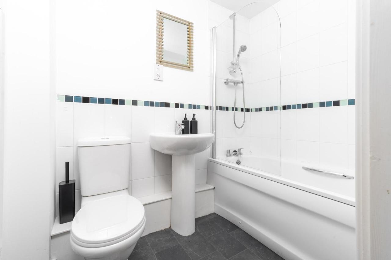 Beautiful Birmingham Central Spacious Apartment-Free Parking, Wifi, Contractors, Hs2, Bullring, Birmingham City Fc Zewnętrze zdjęcie