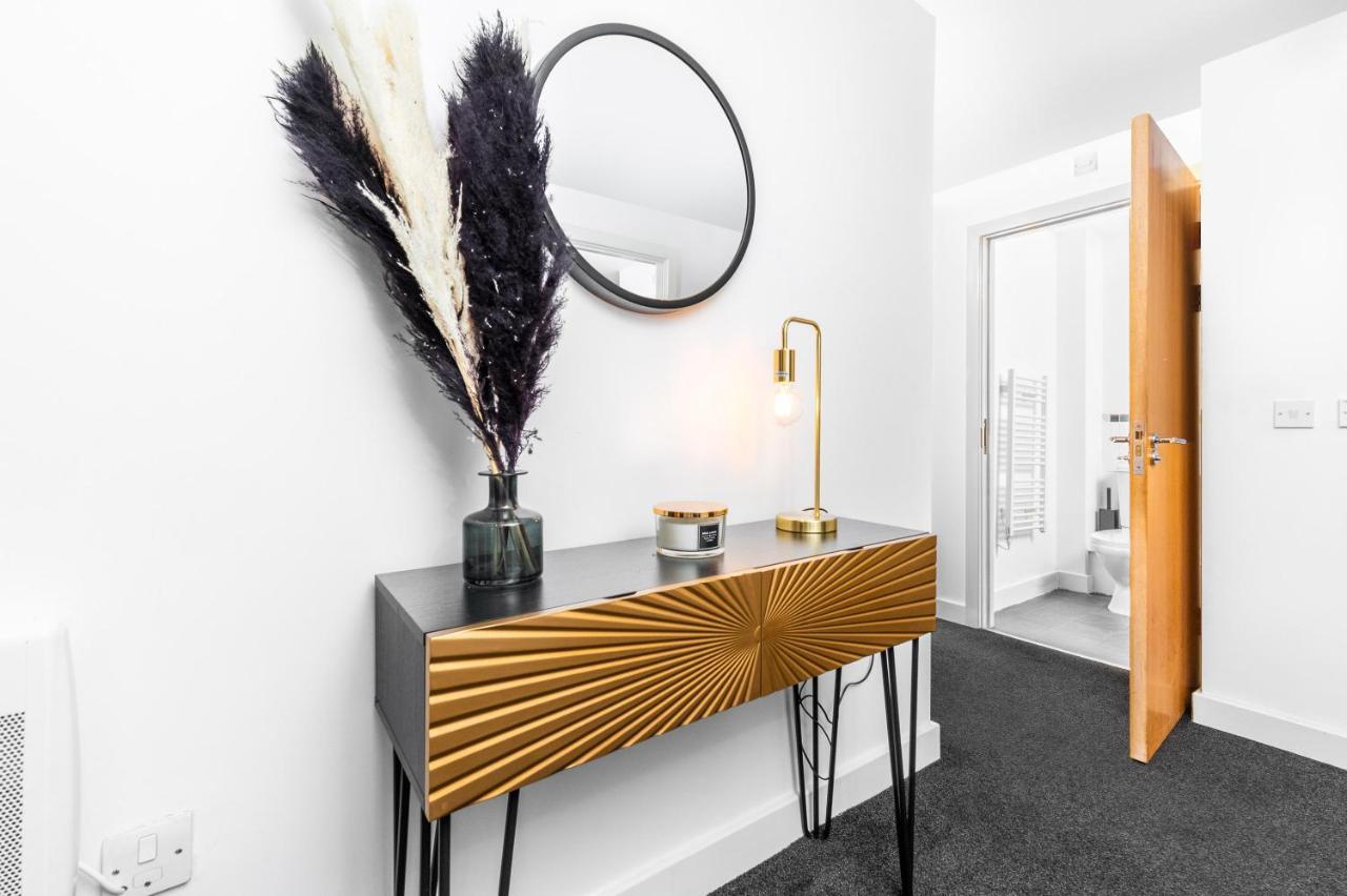 Beautiful Birmingham Central Spacious Apartment-Free Parking, Wifi, Contractors, Hs2, Bullring, Birmingham City Fc Zewnętrze zdjęcie